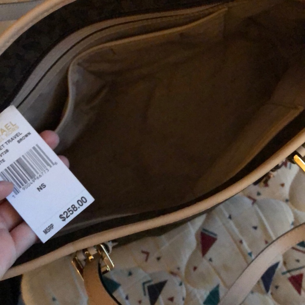 New purse - Picture 2 of 3